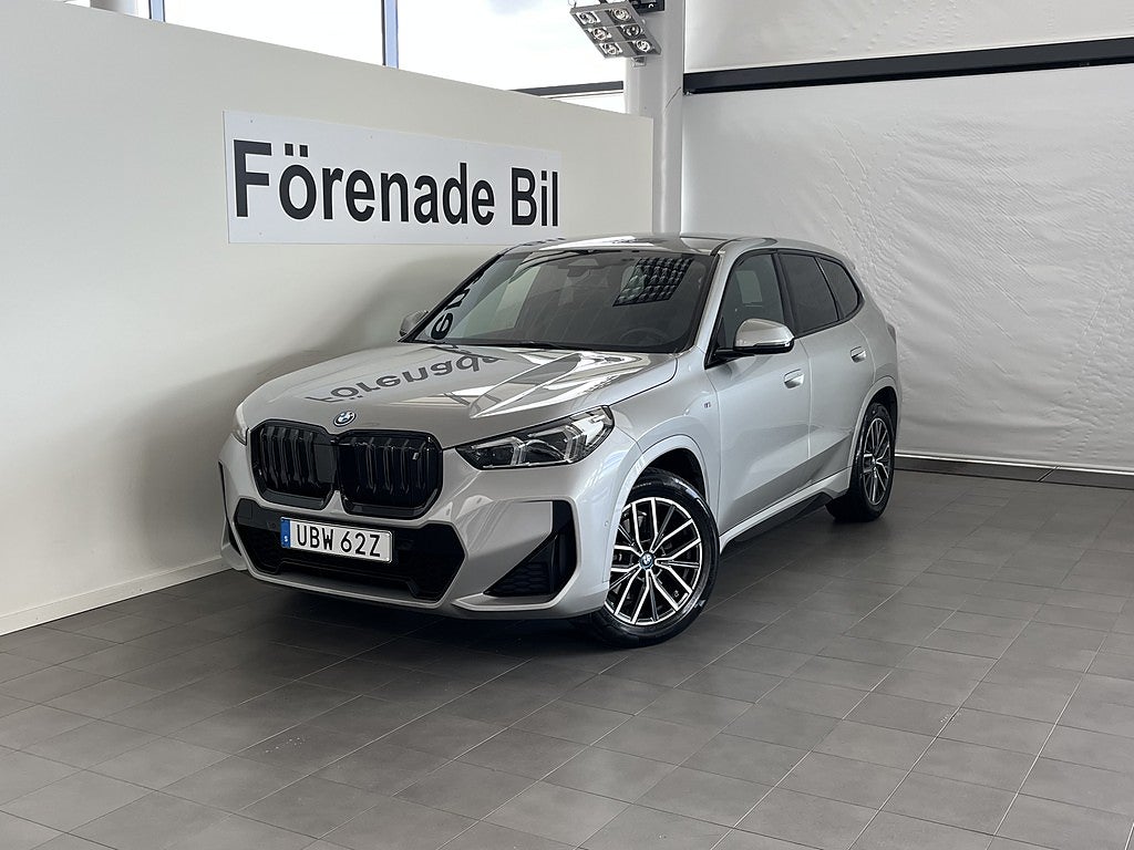 BMW iX1 xDrive30 M Sport Drag Rattvärme Drive/Park Assist 