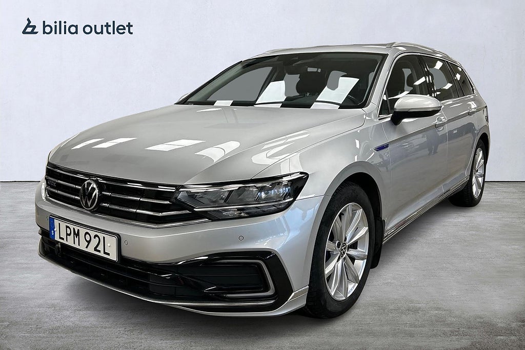 Volkswagen Passat Sportscombi GTE 1.4 TSI Nyservad B-kamera Drag Navi 