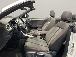 SUV Volkswagen T-Roc 8 av 12