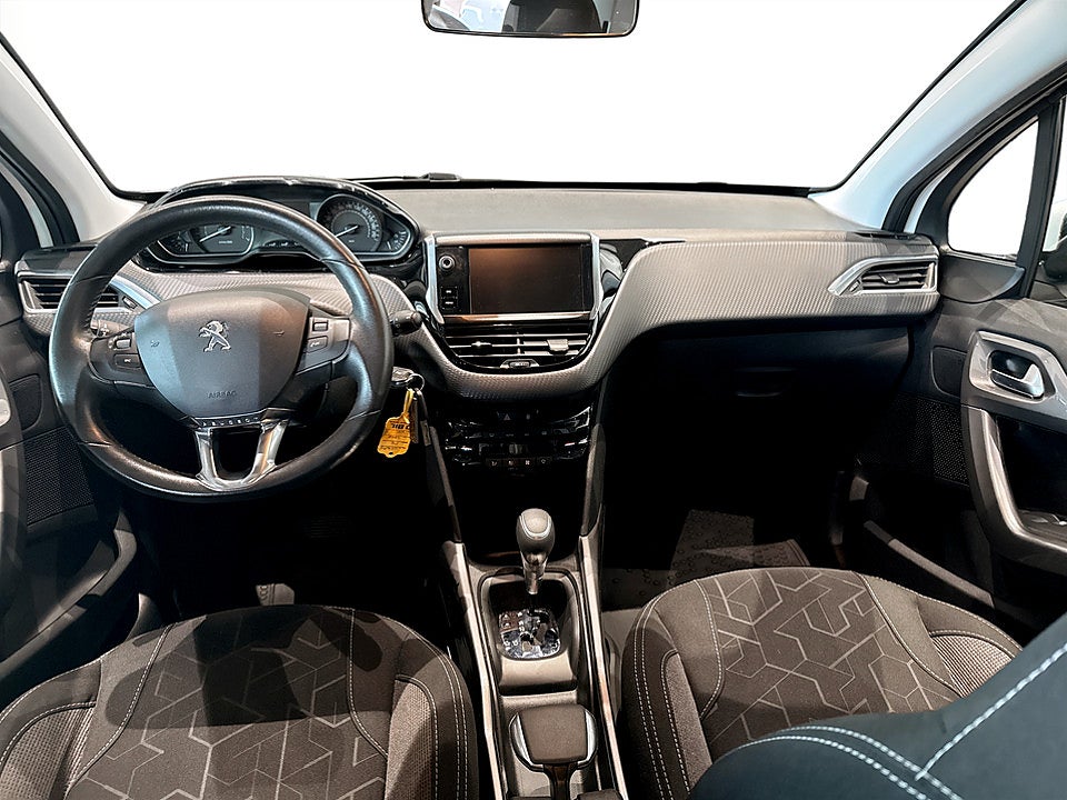 Bild på Peugeot 2008 Active 1.2 PT 110hk Aut - DRAGKROK LED-RAMP