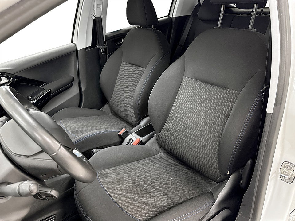 Bild på Peugeot 208 Style 5D 1.2 PT 82hk PANO BACKSENSORER