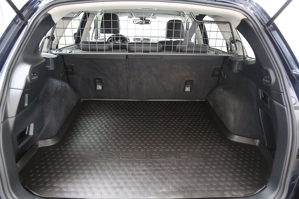 Subaru Outback 2,5i 175hk Ridge AWD Aut Skinn 1ägare Motorv Dragkrok 2018