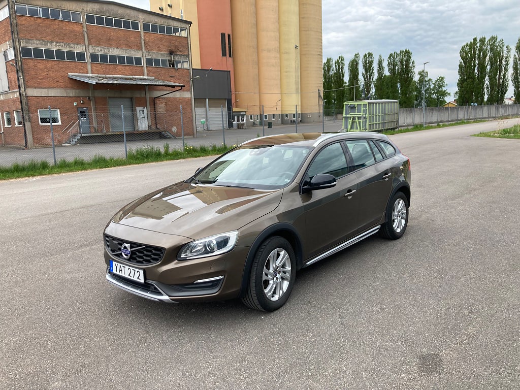 Volvo V60 Cross Country D3 Momentum Euro 6