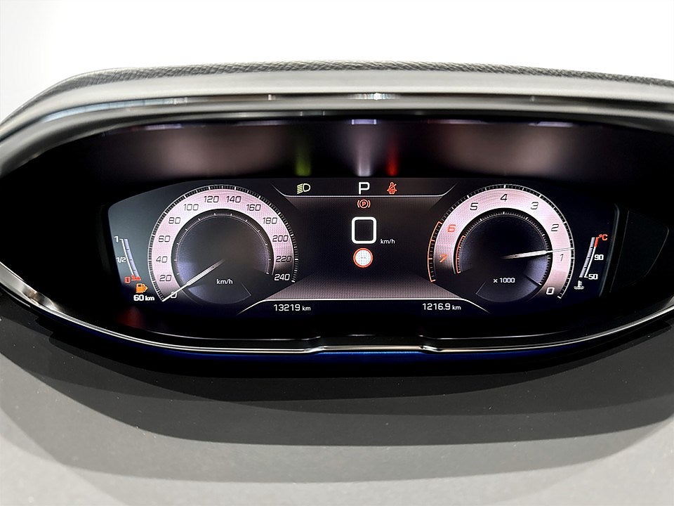 Bild på Peugeot 5008 GT 1.2 PT 130hk Aut - 7-SITS,B-KAMERA,NAV