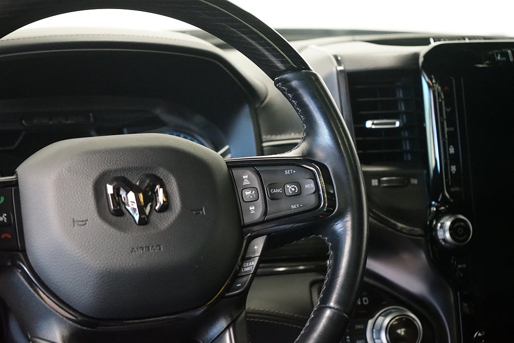 Dodge RAM 1500 5.7 V8 HEMI LIMITED NIGHT 395hk