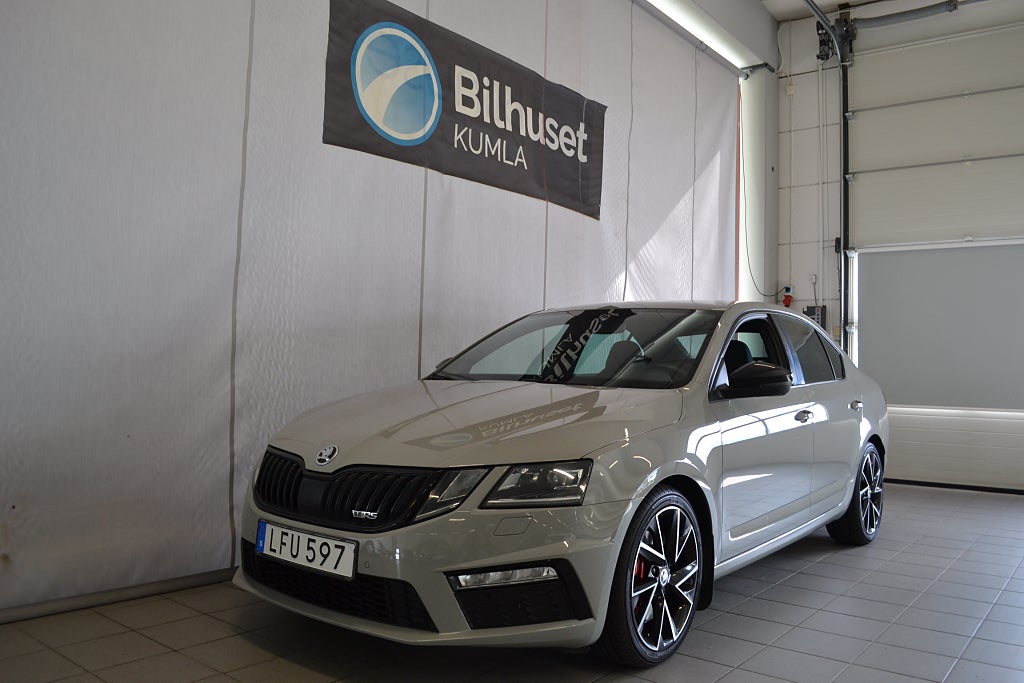 Skoda Octavia RS 2.0 TSI 245hk Premium Drag Värmare V-Hjul