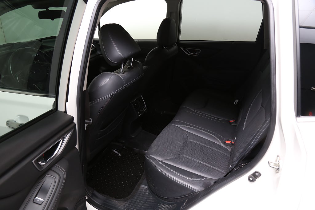 Subaru Forester 2,0i e-Boxer 150hk Ridge AWD Aut Skinn Drag Leasbar 2020