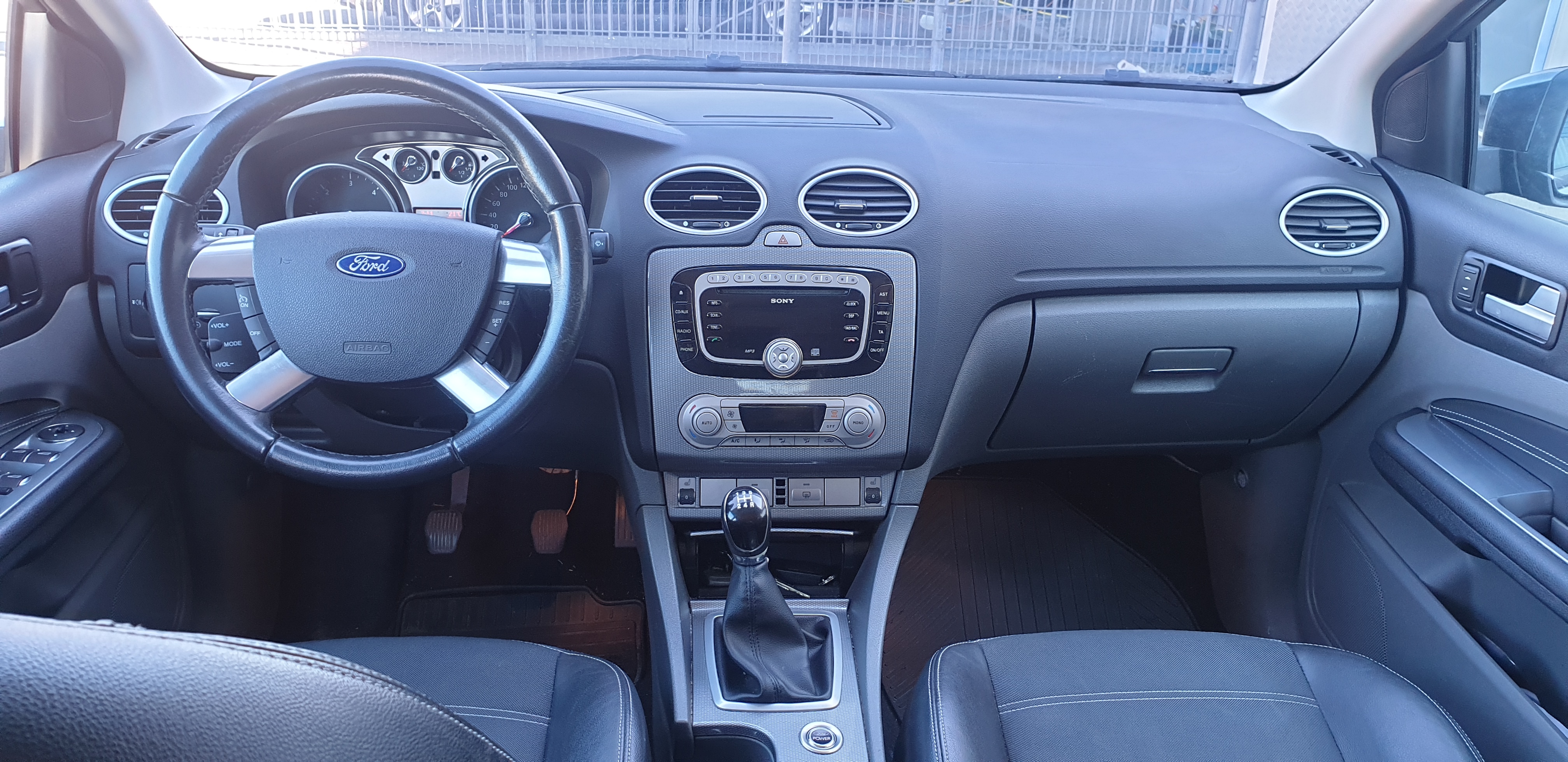 Ford Focus 2010, photo 7/40