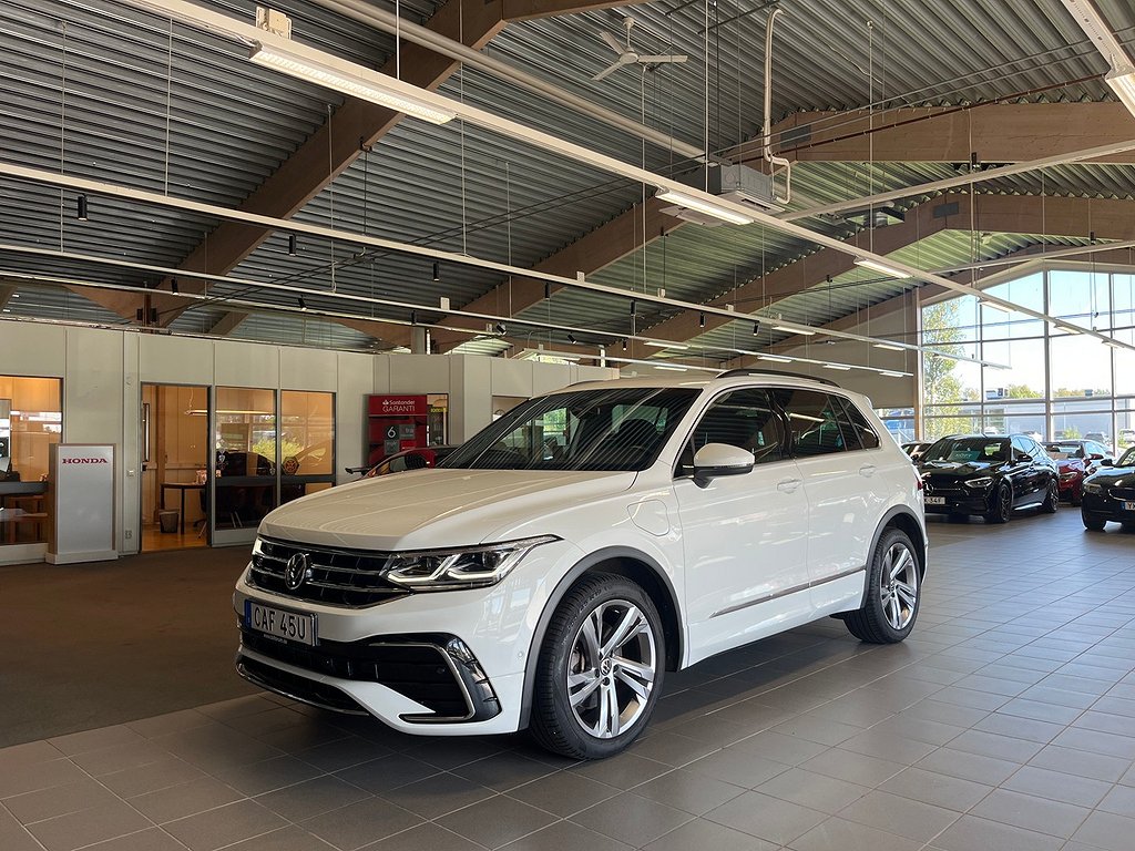 Volkswagen Tiguan eHybrid R-LINE / COCKPIT / BACKKAMERA