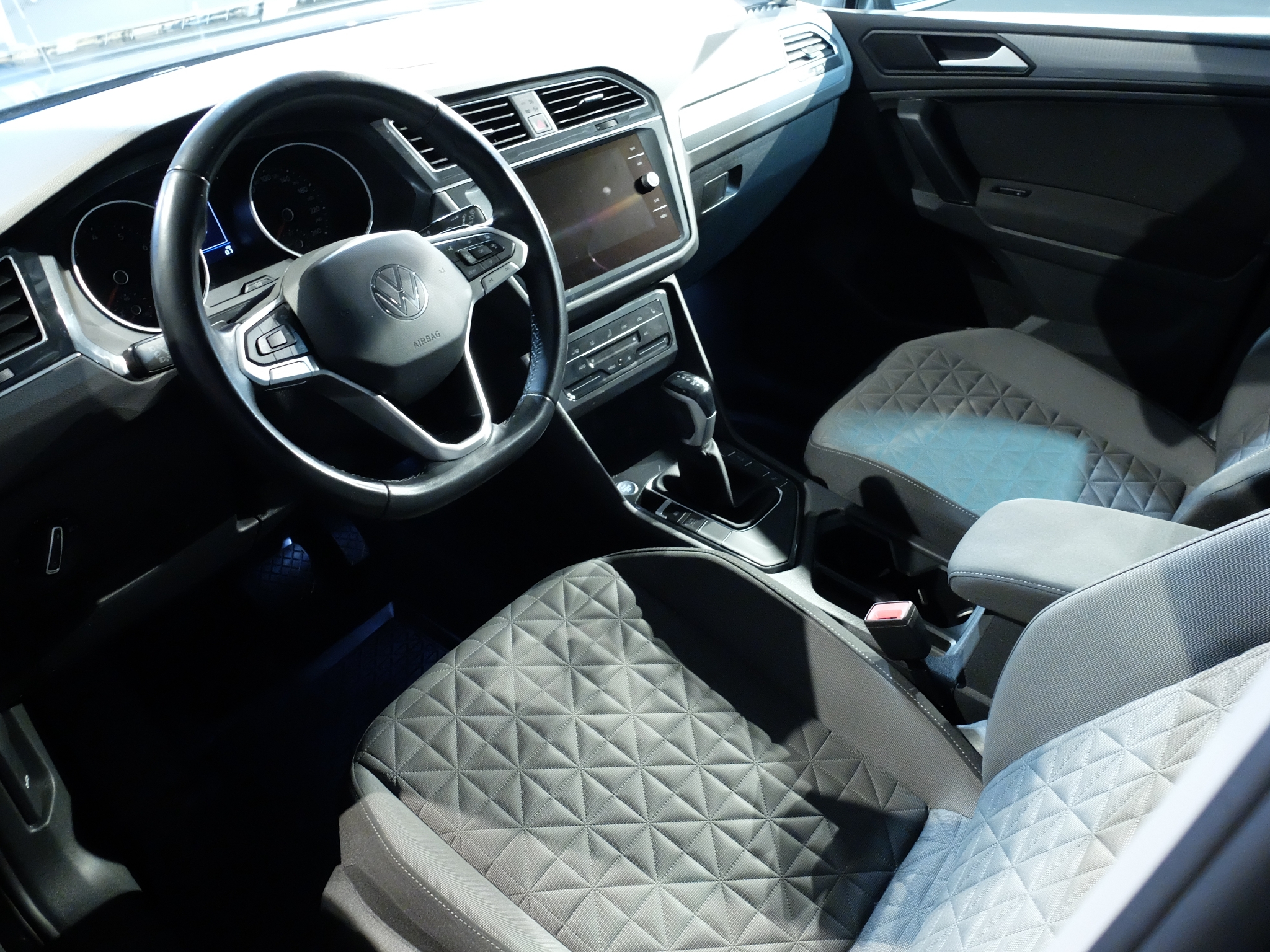 Volkswagen Tiguan 2022, bild 6/40