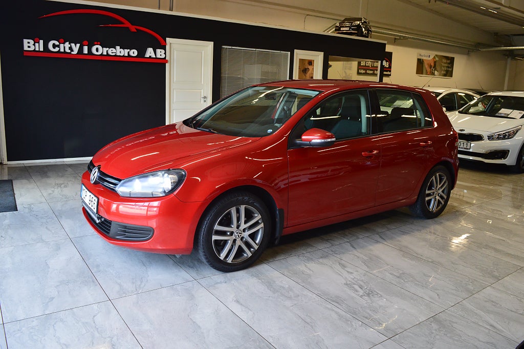 Volkswagen Golf 1.6 TDI (105hk) DPF BMT / Bluetooth / M-Värmare / Nyservad & Bes