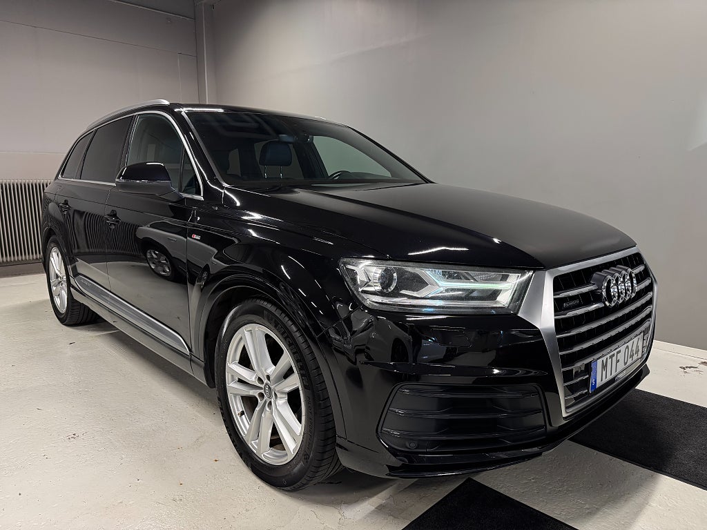 Audi Q7 3.0 TDI V6 Q S-Line Bose Värmare Luft Drag 7-Sits Eu6