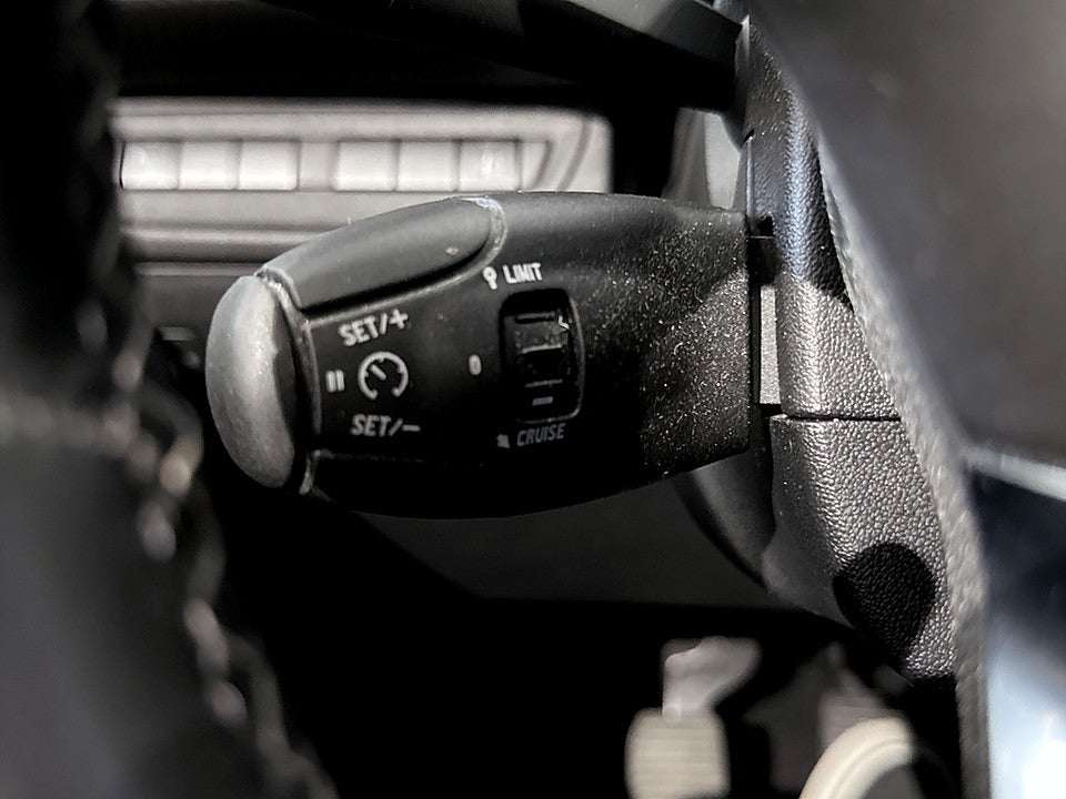 Bild på Peugeot 2008 Allure 1.2 PT 82hk DRAG CARPLAY