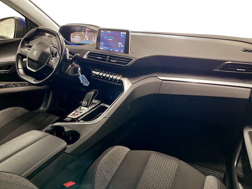 Bild på Peugeot 3008 Active 1.2 PT 130hk Aut DRAG P-SENSORER BAK