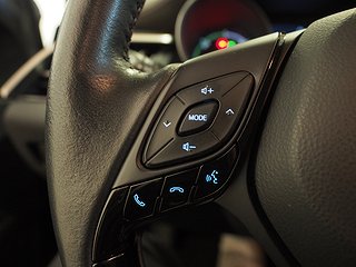 SUV Toyota C-HR 15 av 19