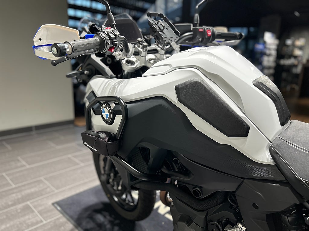 BMW F800GS / Serviceavtal / Toppbox / Chassi-sänkt / Barkbusters