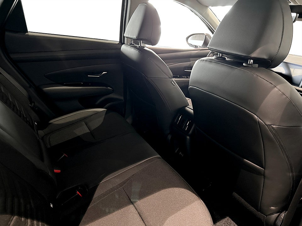 Bild på Hyundai Tucson Essential Hybrid 215hk Aut 4WD B-KAMERA CARPLAY