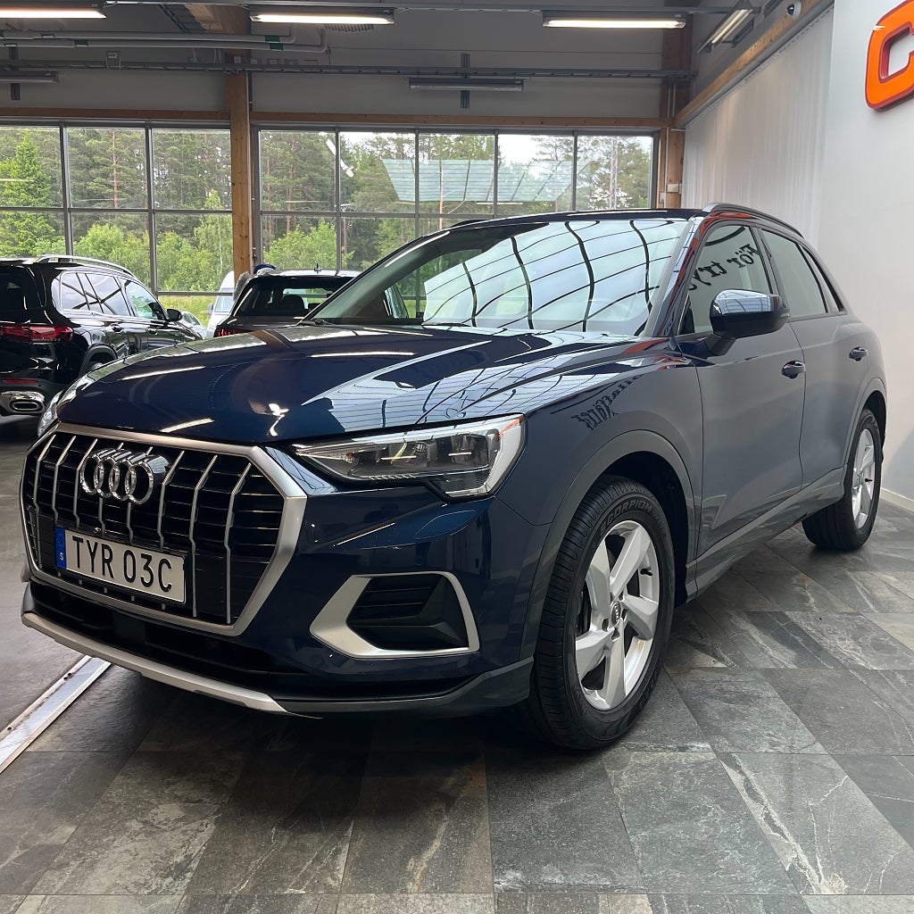 Audi Q3 40 TFSI Q Proline Advanced Cockpit Carplay Värmare Drag