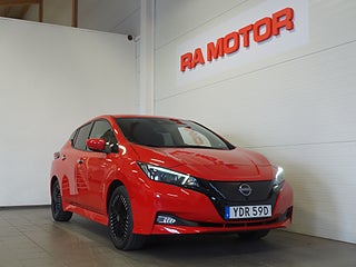 Halvkombi Nissan Leaf 1 av 23