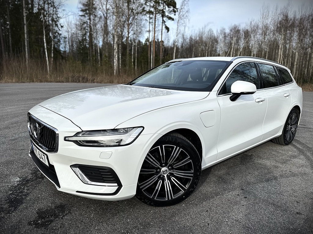 Volvo V60 Recharge T6 AWD Geartronic Momentum,  B- Kamera 