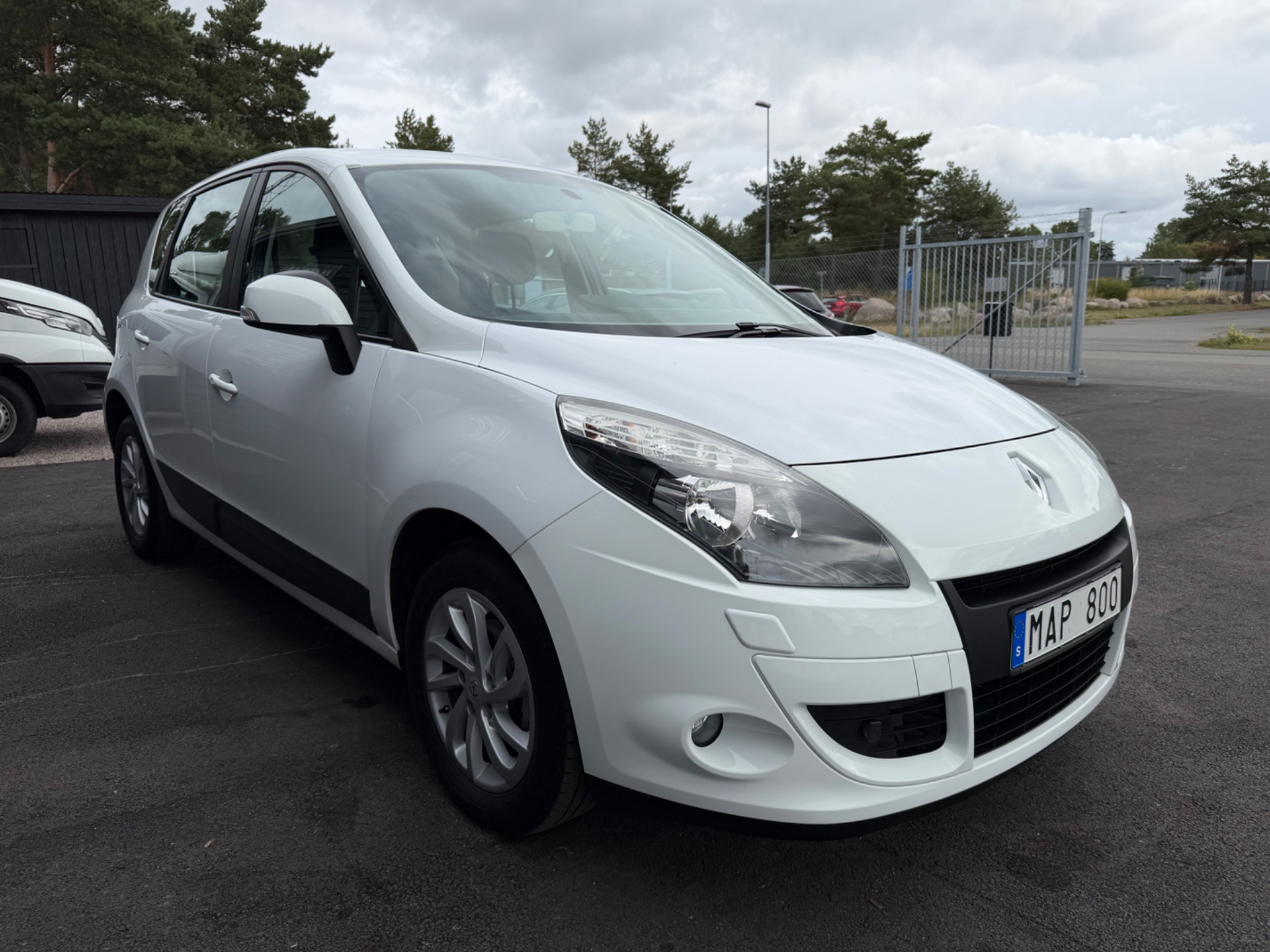 Renault Scenic 1.6 E85 AC 2012, kuva 5/55