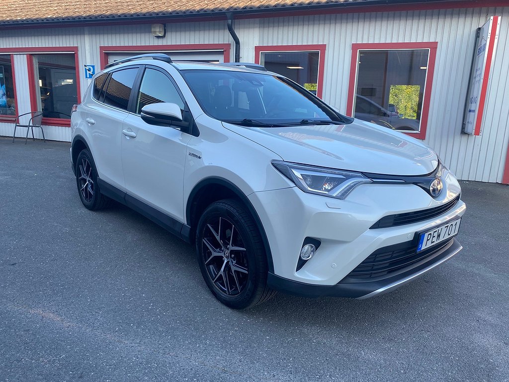 Toyota RAV4 Hybrid E-FOUR 2.5 i-AWD Automat, drag, m-värm