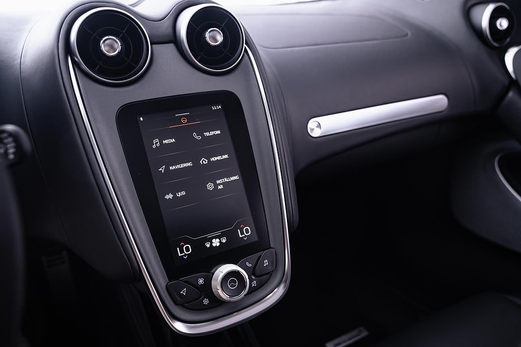 Gallery image 16 of 19