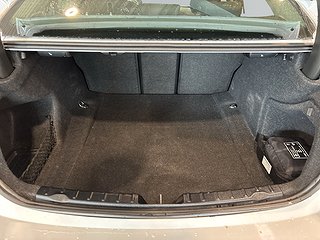 BMW 320 i Sedan Sport line Värmare Kamkedja P-sens S&V-däck