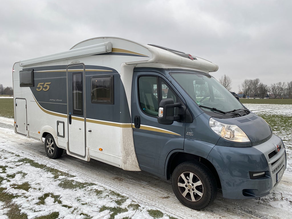 Bürstner Ixeo 726 Enkelsängar/ Taksäng/ 2x AC/ Solceller