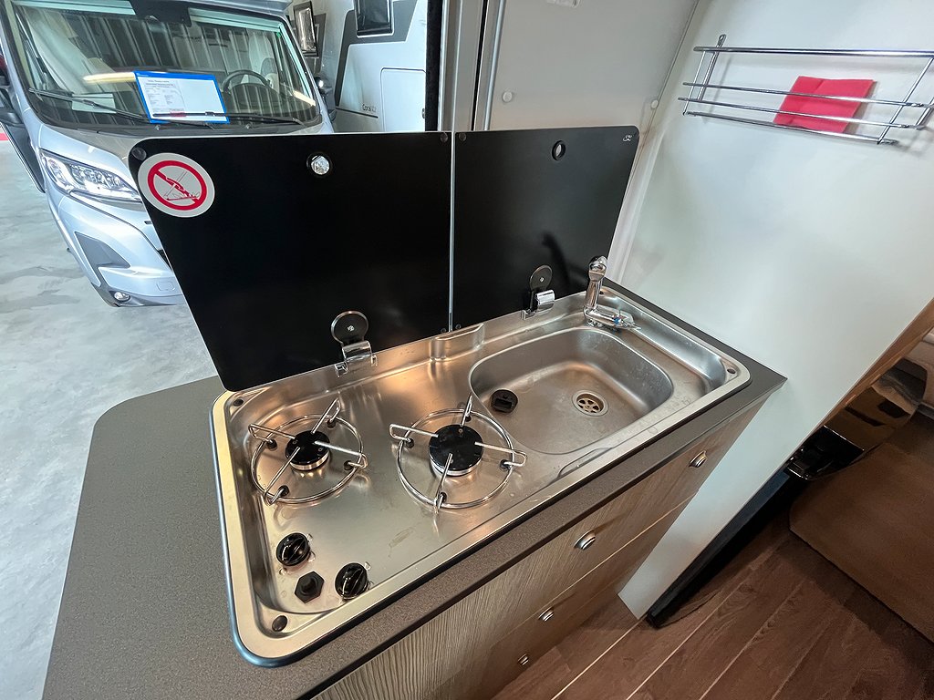 Adria Twin 600 / ALDE / Automat 150hk / Solcell / B-körkort - Adria