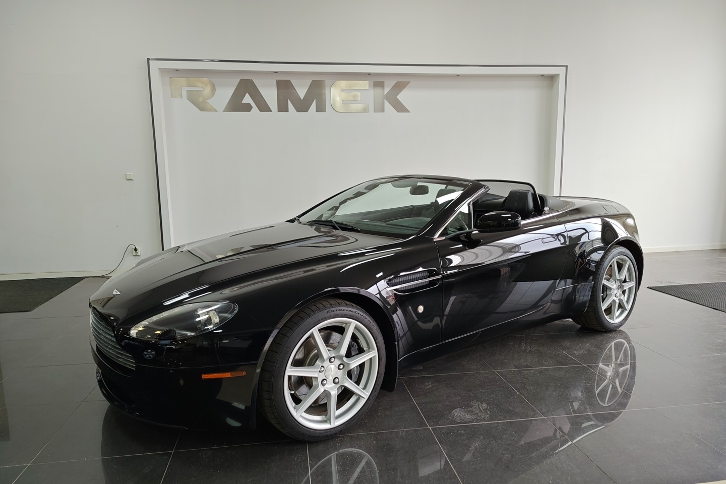 Aston Martin Vantage