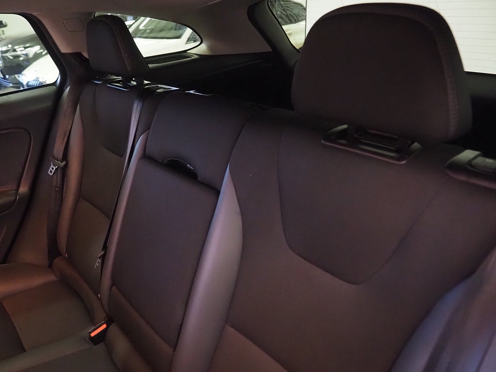 Volvo V60 D4 190hk Geartronic Momentum Business P-Sensorer D-Värm 2016