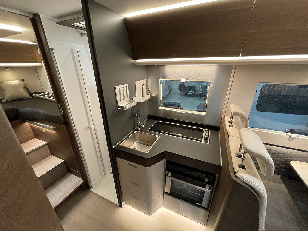 Adria Sonic Supreme 700 SL / Automat 180hk / ALDE / Taksäng - Adria