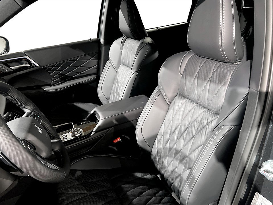 Bild på Mitsubishi Outlander Black Edition PHEV - OMGÅENDE LEVERANS!