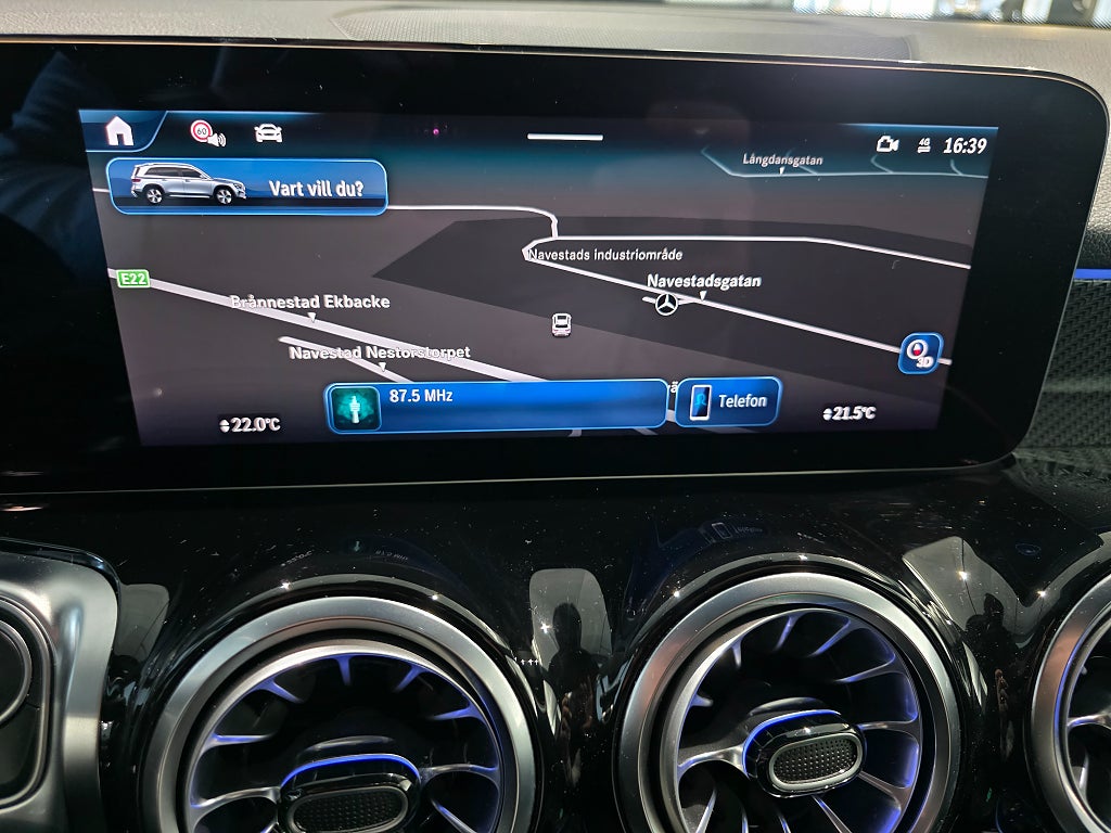 Mercedes-Benz GLB 220 d 4MATIC AMG Värmare Drag Advanced Plus - bild 15