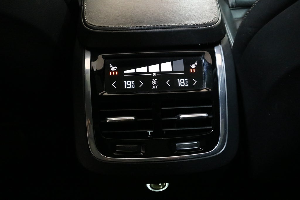 Volvo XC90 2017 - miniatyr 23