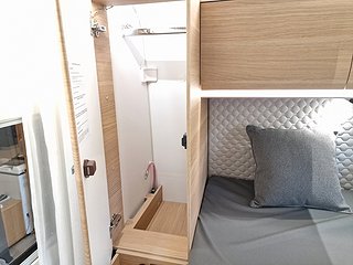 Husbil-halvintegrerad Adria CORAL 670 SC PLUS 25 av 28