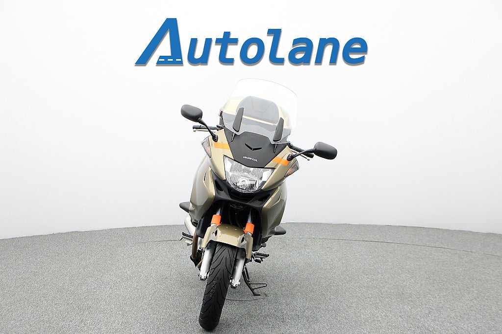 Honda NT700VA Deauville *ABS Nyservad Nya Däck