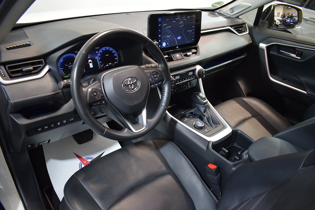 Toyota RAV4 2023 - miniatyr 9