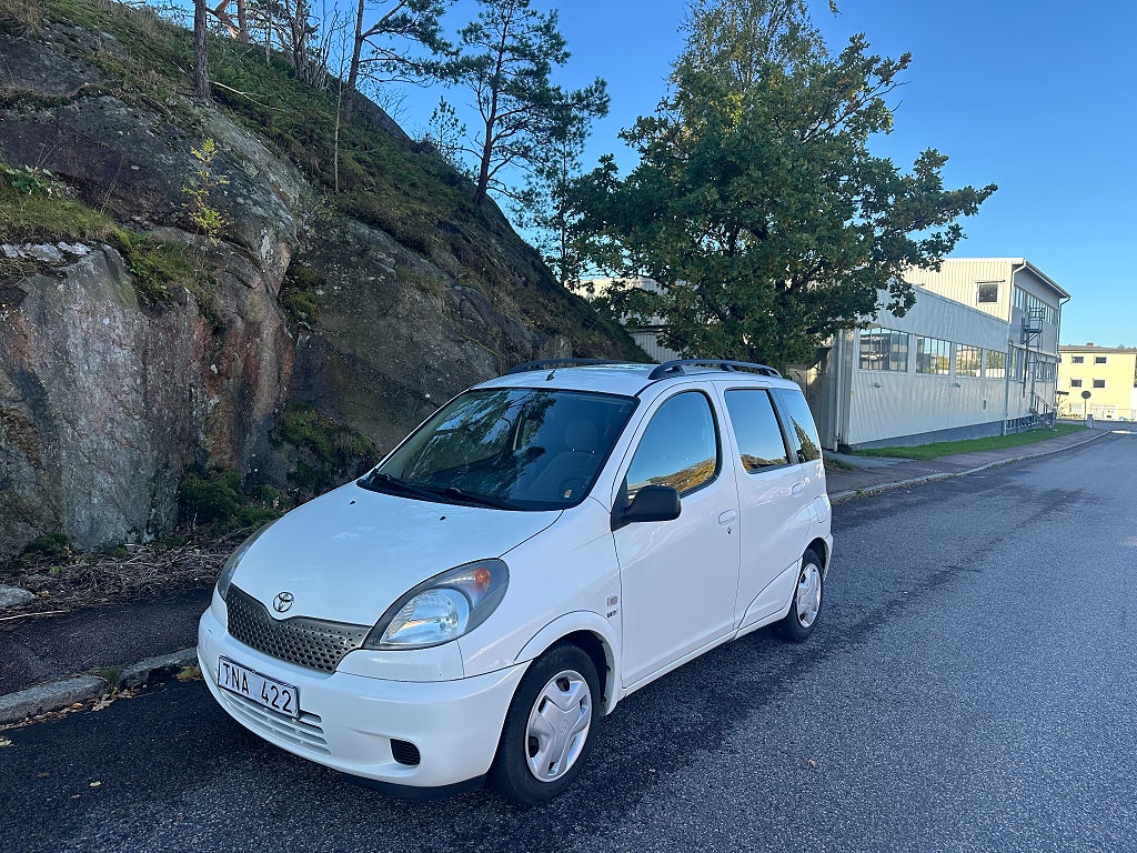 Toyota Yaris Verso 1.3 VVT-i Super ECT,4 växlar