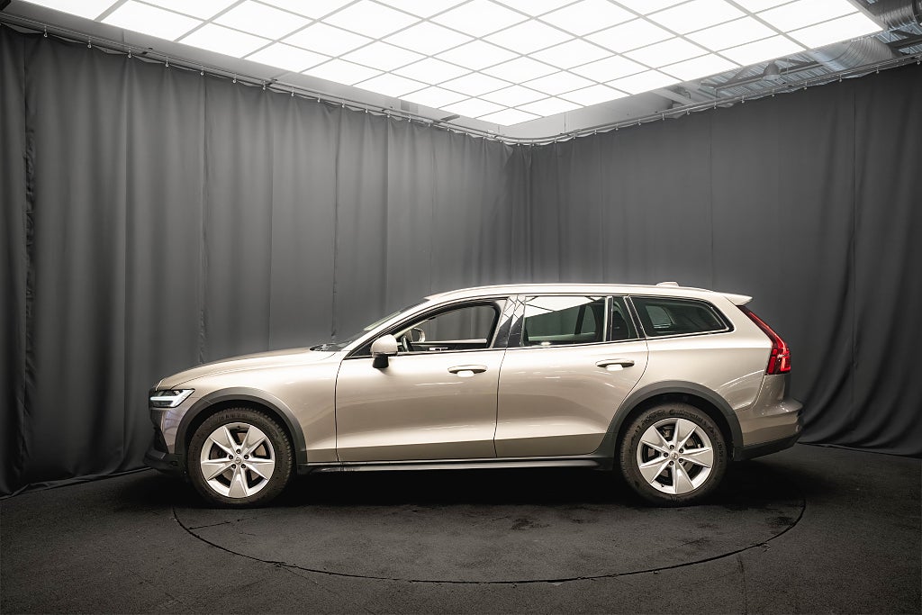 Volvo V60 Cross Country D4 AWD DRAG KAMERA D-VÄRM M&K BLIS CARPLAY