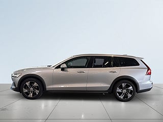 Volvo V60 Cross Country B4 AWD Advanced S&V-hjul/Carplay/H/K/Skinn/Kamera/Drag – bild 4