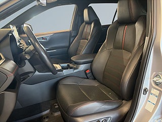 Toyota RAV4 PHEV Style Premium MOMS Värmare 360° JBL-ljud HuD S&V – bild 7