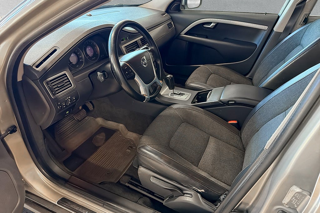 Volvo XC70 2.4D AWD Geartronic Momentum 2-Ägare Dragkrok Välservad
