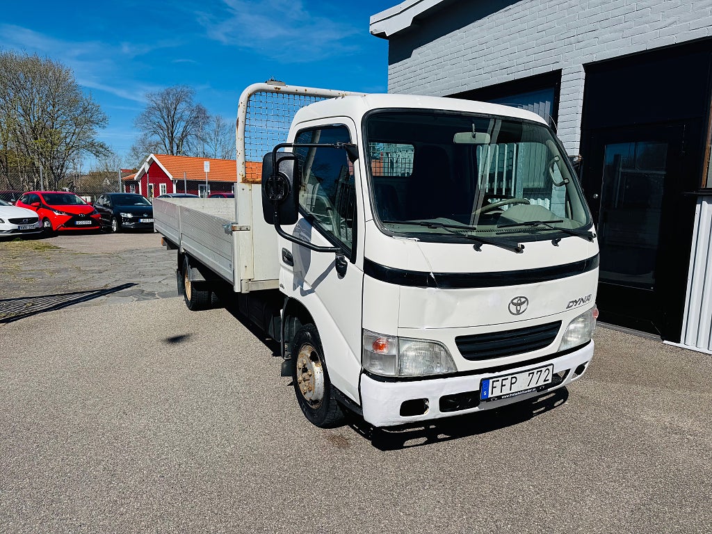 Toyota Dyna Chassi 3.0 D-4D / LÅNGA FLAKET / MOMS