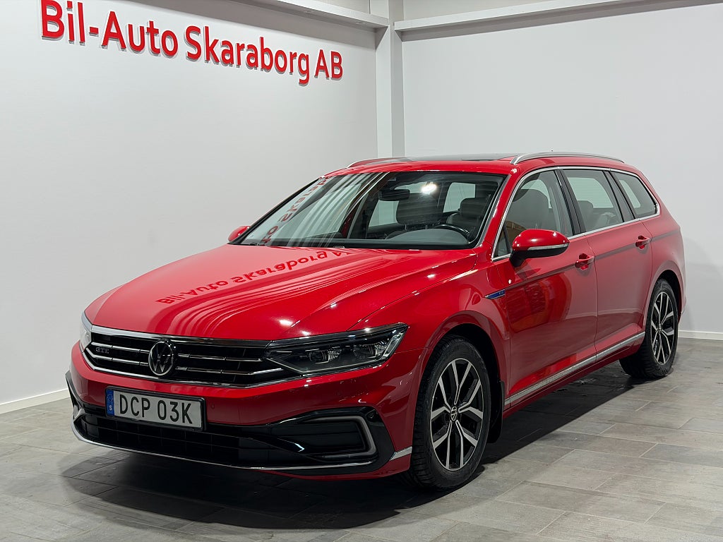 Volkswagen Passat GTE 1.4 TSI Aut Kombi Panorama Värmare Cockpit