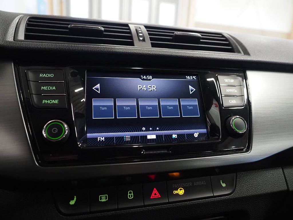 Skoda Fabia 1.0 TSI Style 95hk Motorvärmare Carplay P-Sensorer 2021