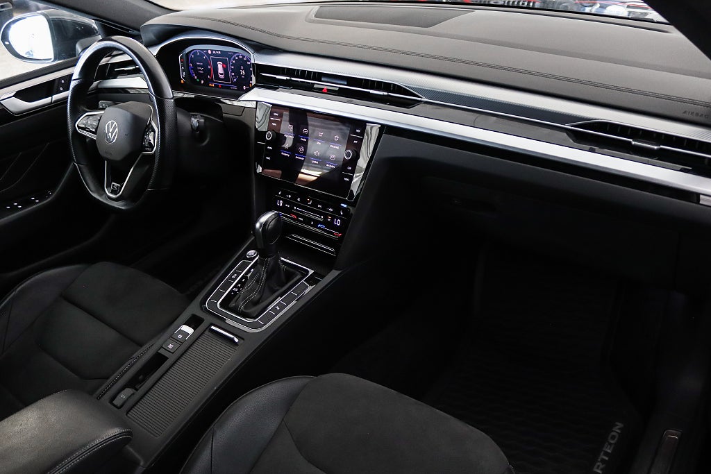 Volkswagen Arteon Shooting Brake 2.0 TDI 4M R-Line Cockpit Värmare Drag