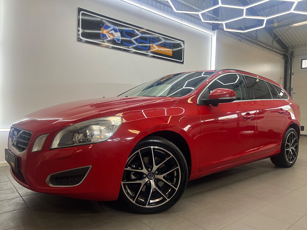Volvo V60 DRIVe Manuell, 115hk Momentum Blis Adaptiv farthållare