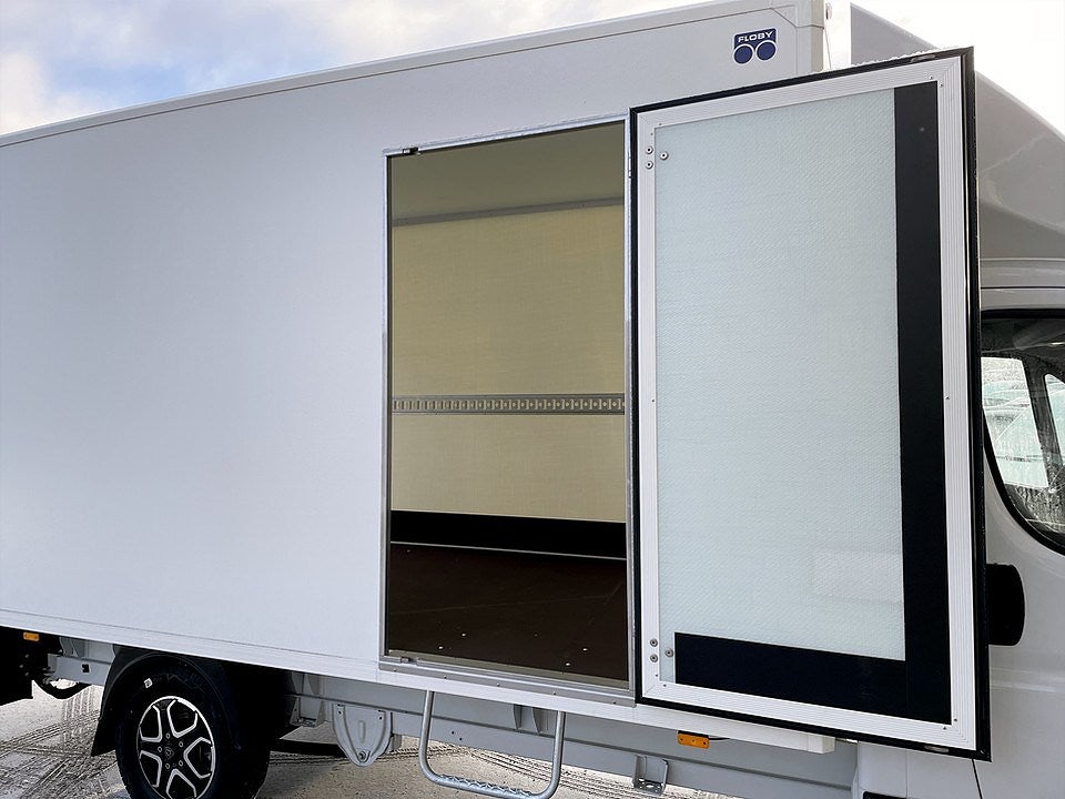 Bild på Peugeot Boxer Volymskåp BG-Lyft 180hk Aut - OMGÅENDE LEVERANS!